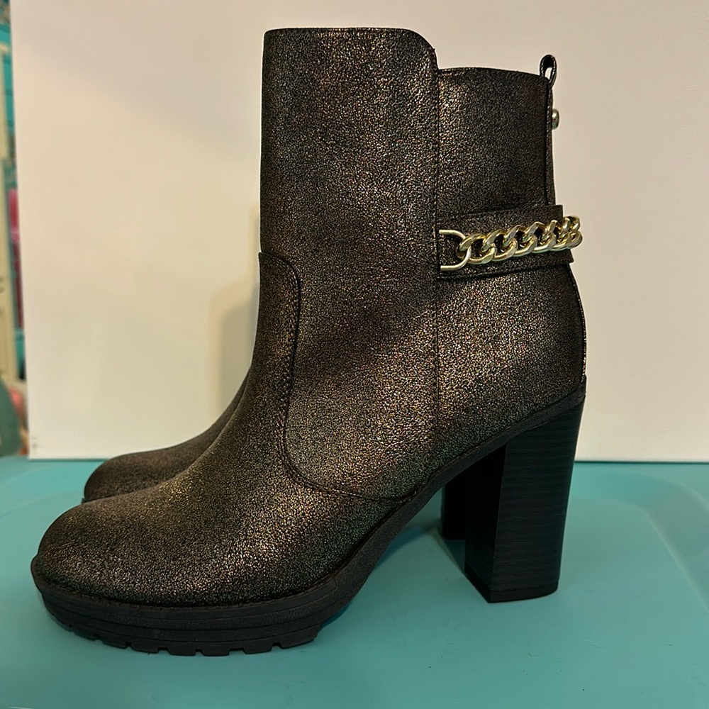 Guess metallic boots with chain. Brand new. Size 9.5.